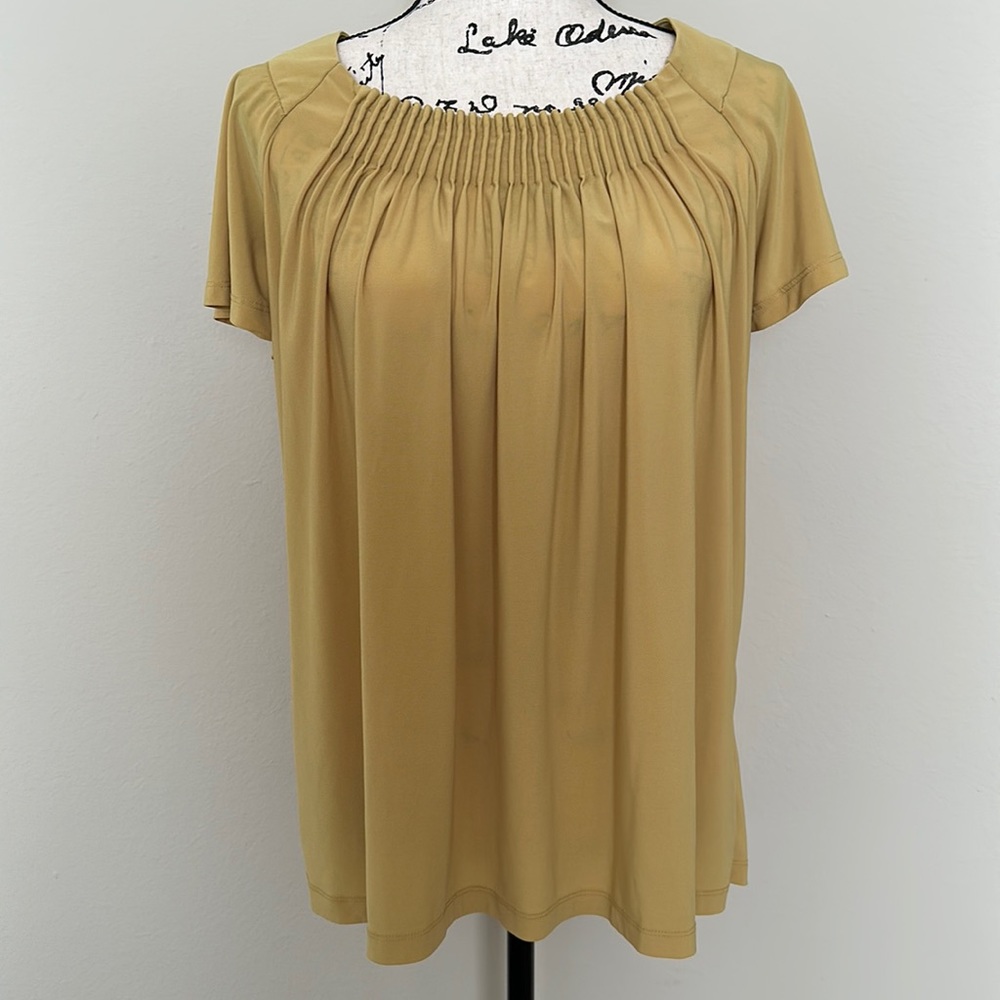 Daisy Fuentes Women's Yellow Solid Pleated Scoop Neck Short Sleeve Blouse S